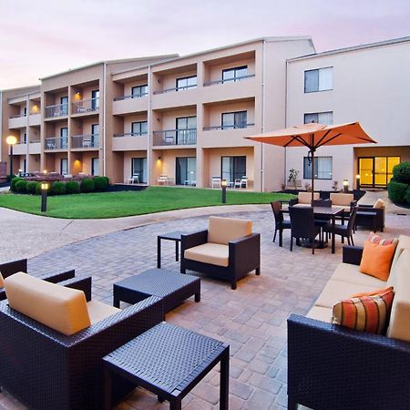 Courtyard By Marriott Huntsville University Drive Εξωτερικό φωτογραφία
