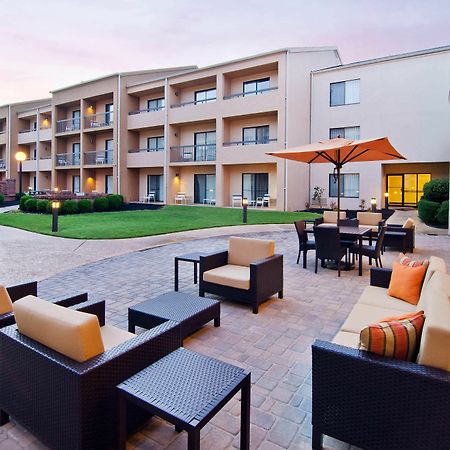 Courtyard By Marriott Huntsville University Drive Εξωτερικό φωτογραφία