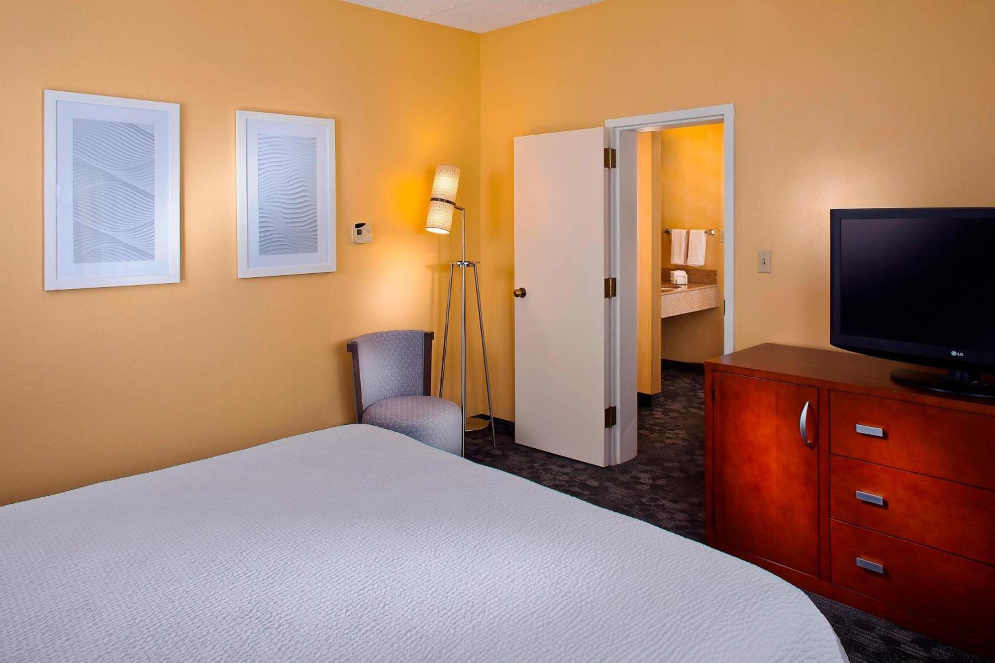 Courtyard By Marriott Huntsville University Drive Εξωτερικό φωτογραφία