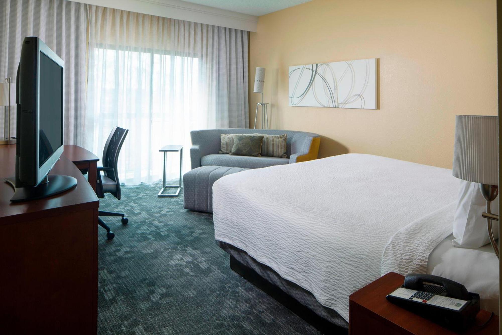 Courtyard By Marriott Huntsville University Drive Εξωτερικό φωτογραφία