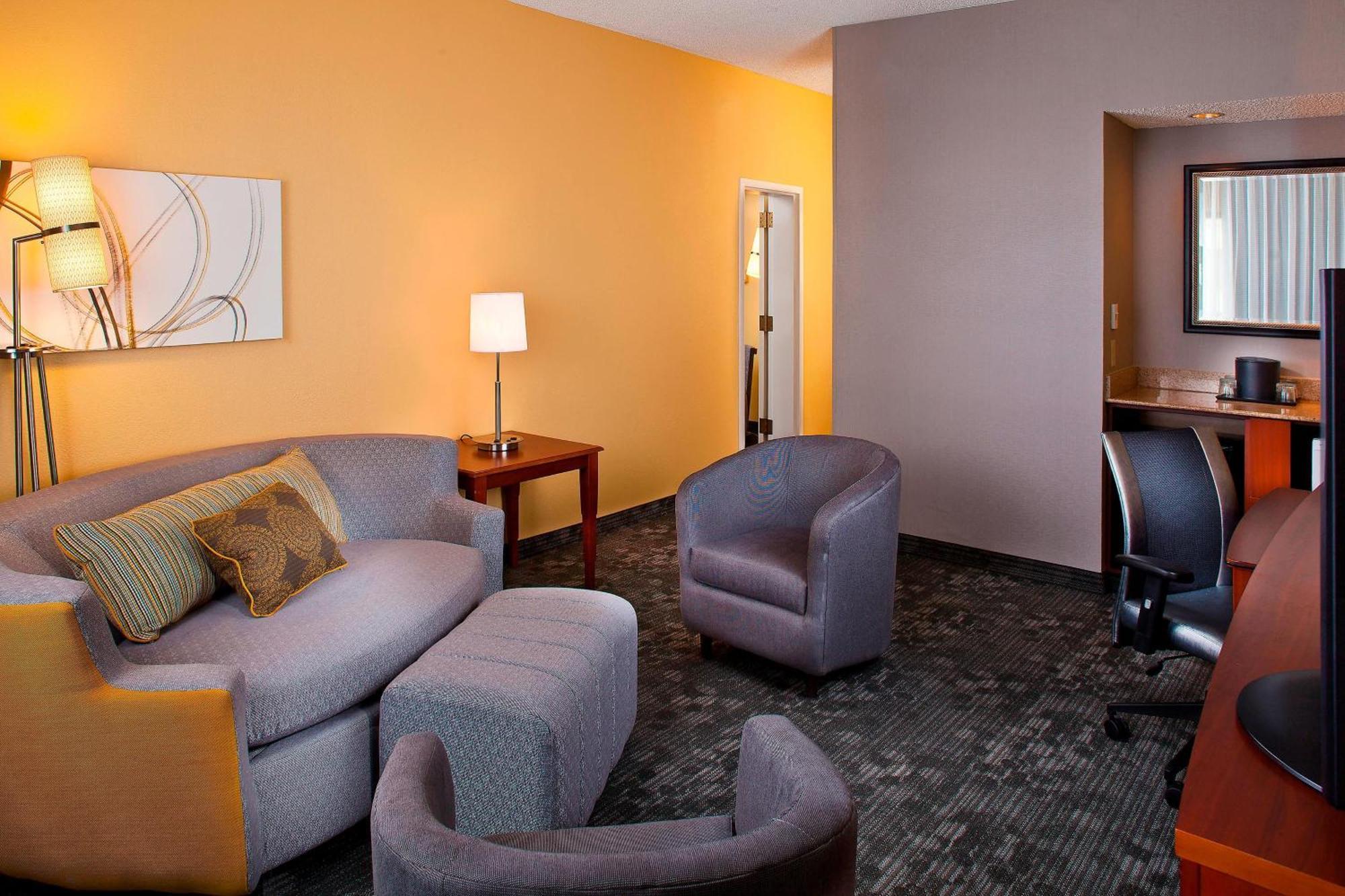Courtyard By Marriott Huntsville University Drive Εξωτερικό φωτογραφία
