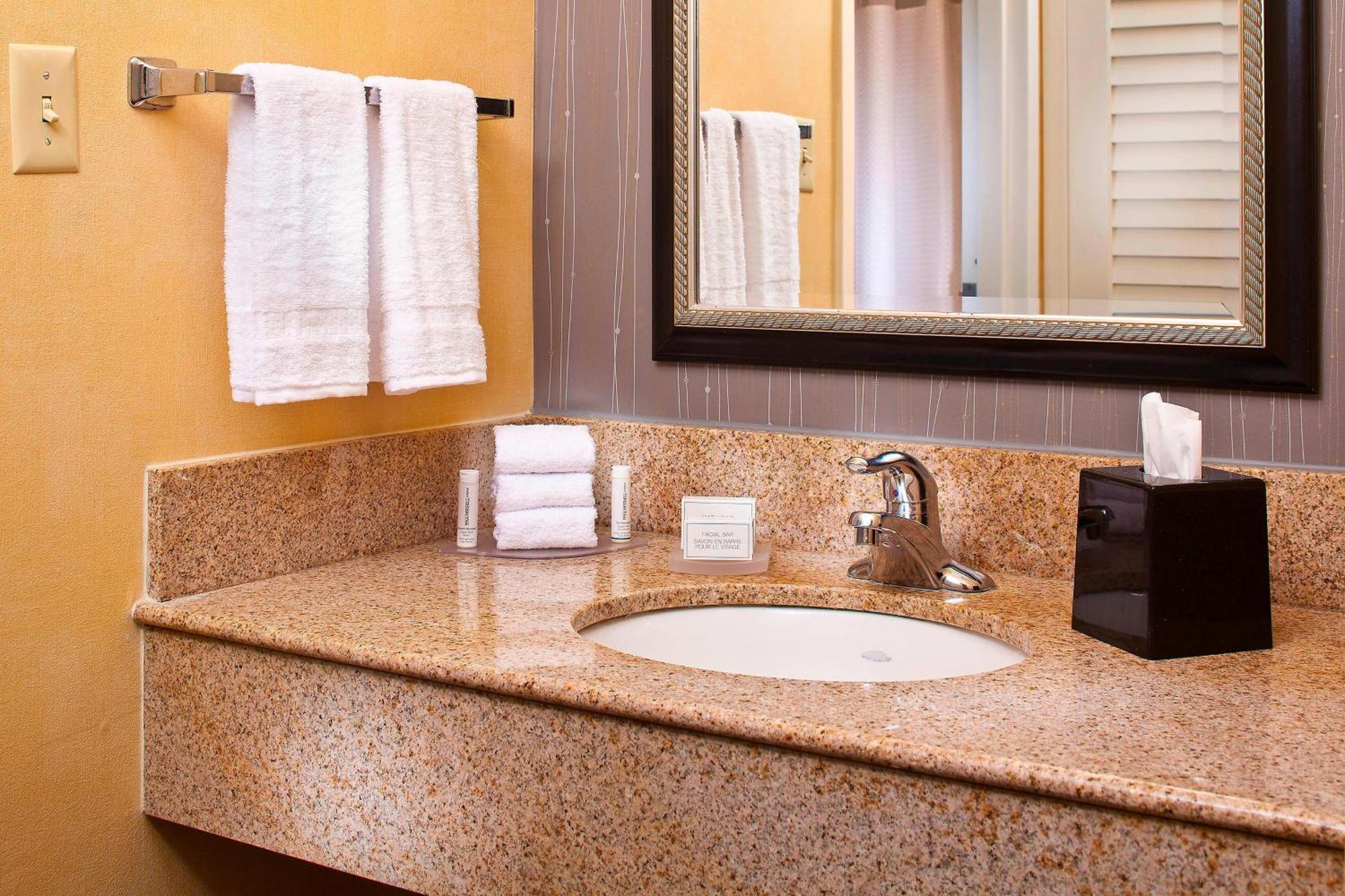 Courtyard By Marriott Huntsville University Drive Εξωτερικό φωτογραφία