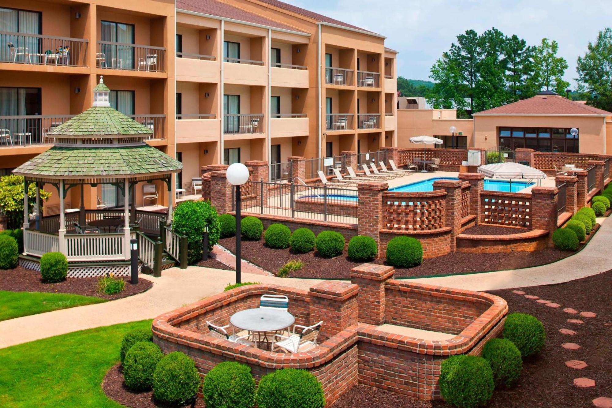 Courtyard By Marriott Huntsville University Drive Εξωτερικό φωτογραφία