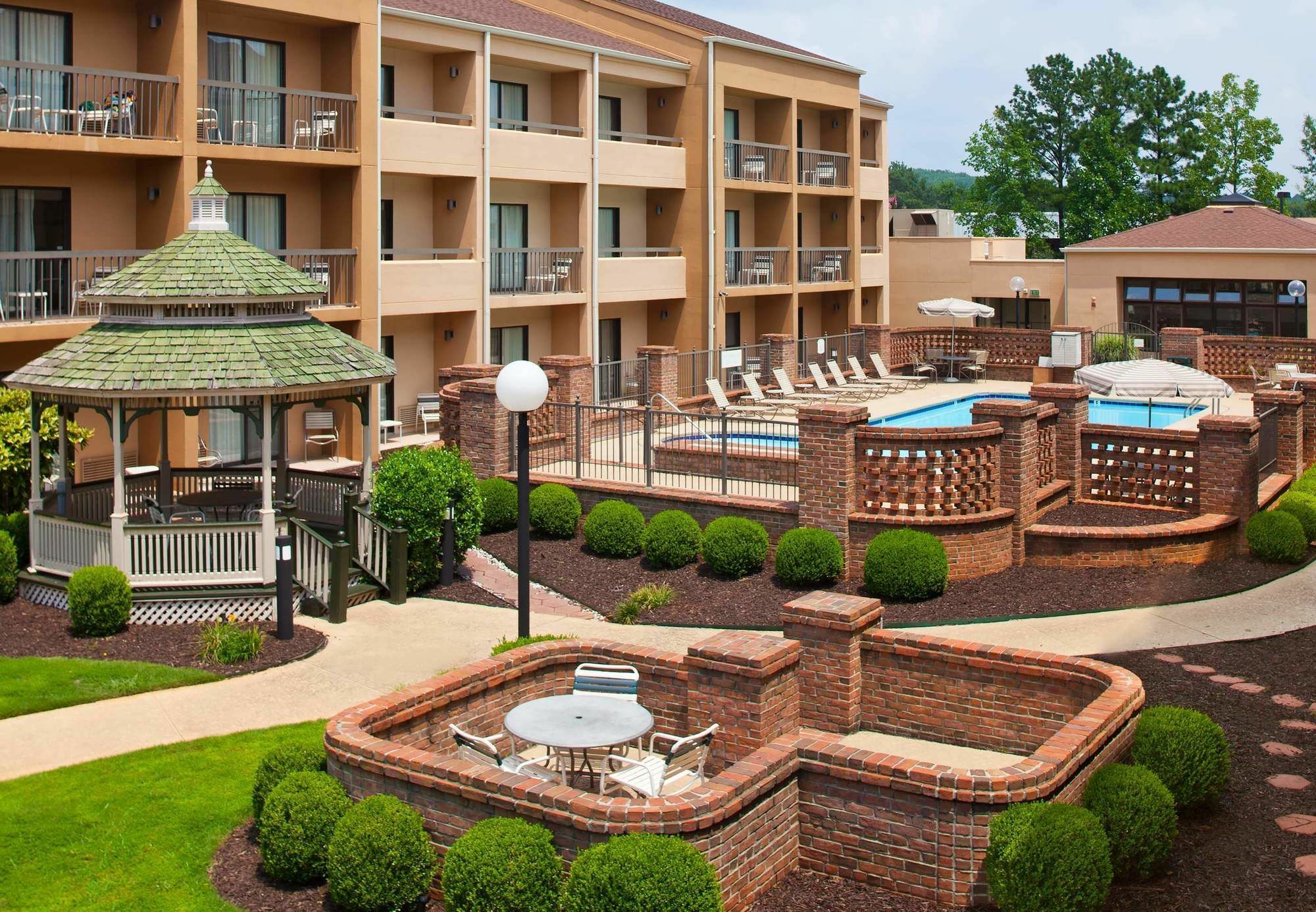 Courtyard By Marriott Huntsville University Drive Εξωτερικό φωτογραφία